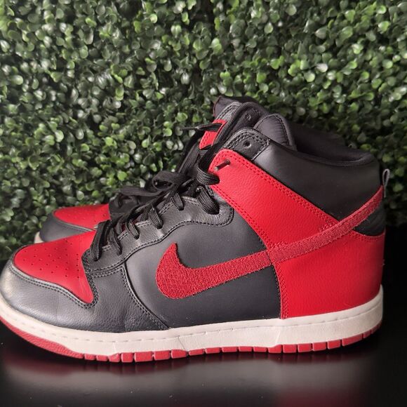 USED Nike Dunk High 2012 AJ1 Pack Black Sport Red Bred 317982-051 Size 12 Men